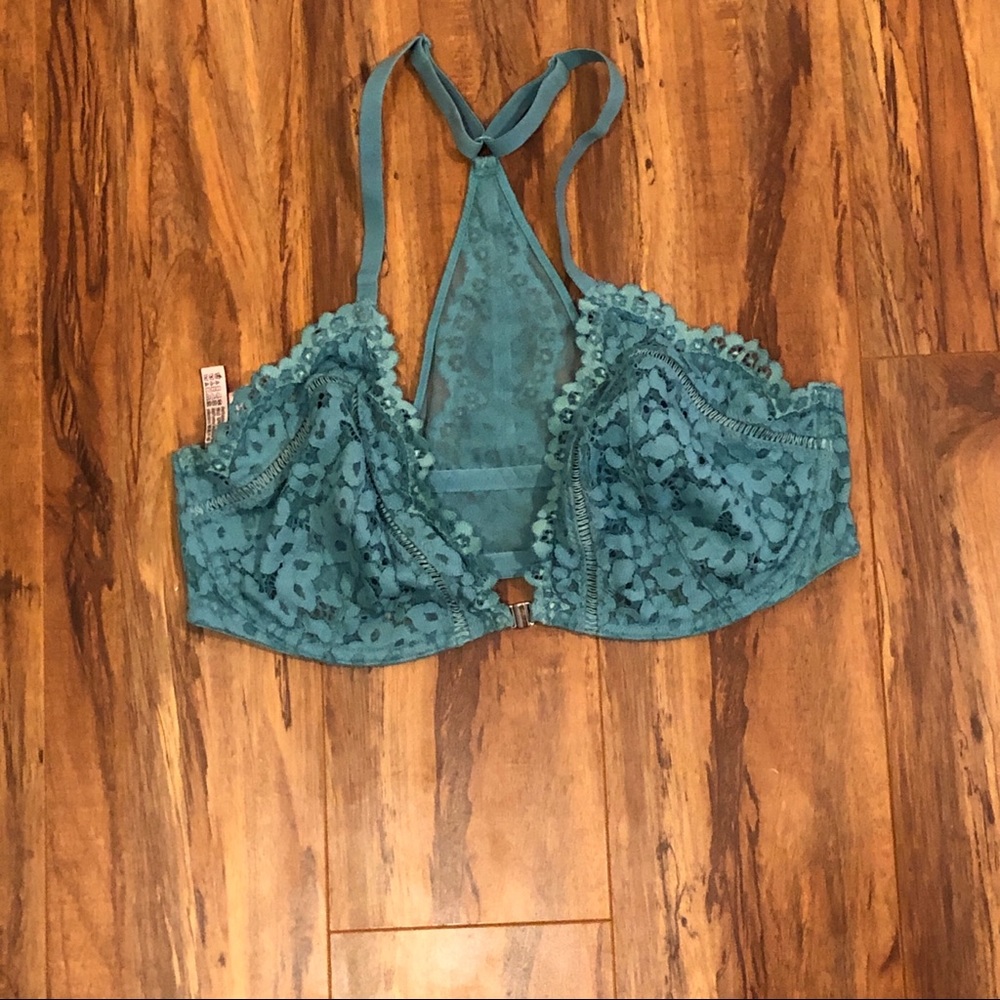 Victoria’s Secret Front Close Bra